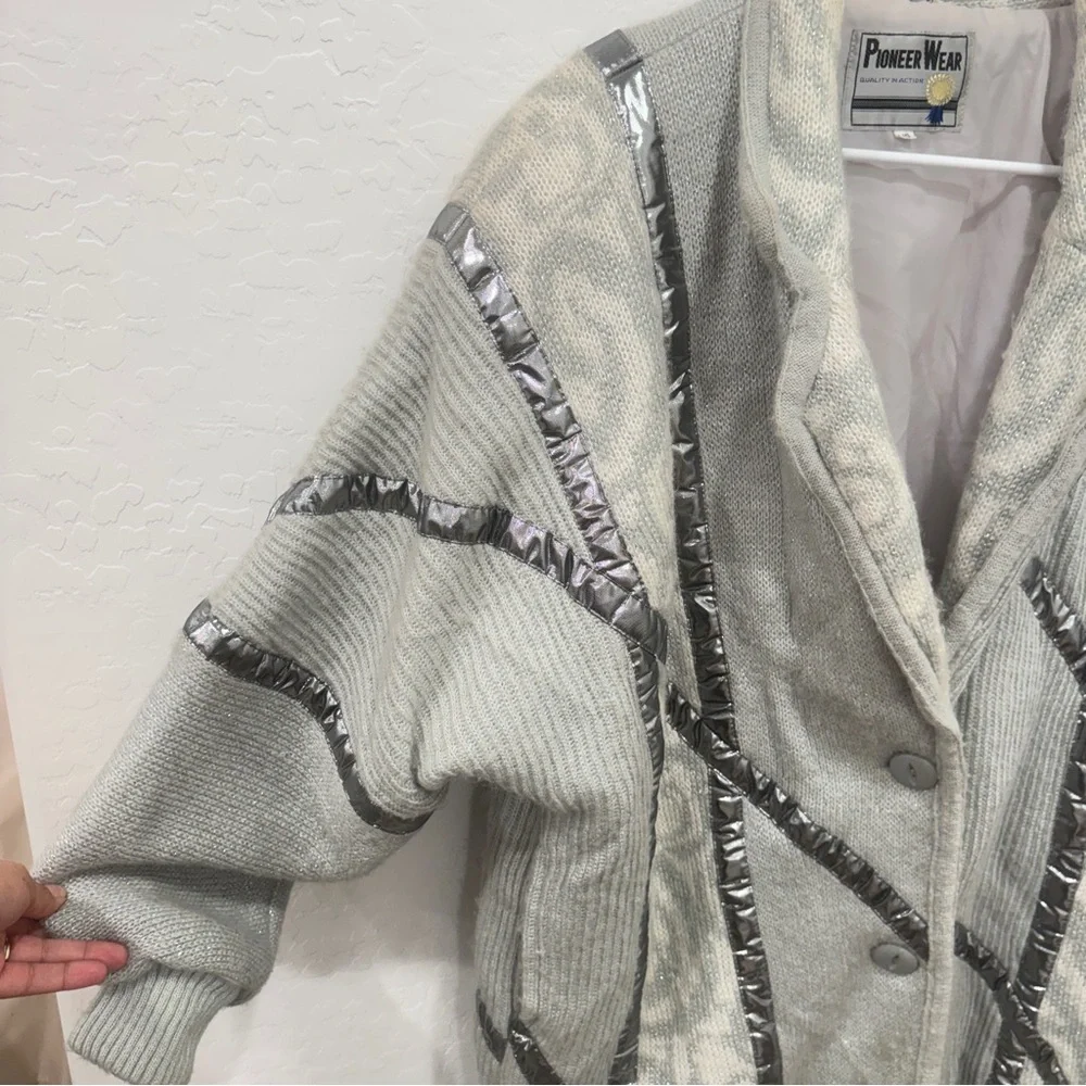 Vintage Pioneer Wear Knit Coat Womens 10 Gray Metallic Striped Long Length - Picture 5 of 10